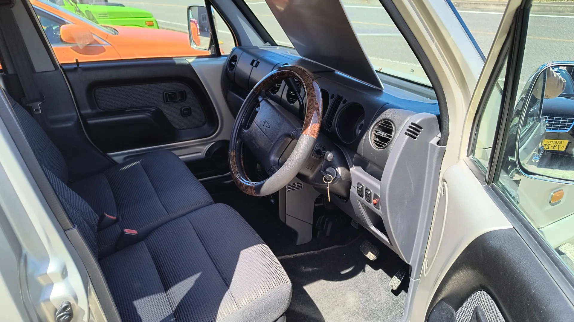 ダイハツ  ネイキッド  ハマー仕様